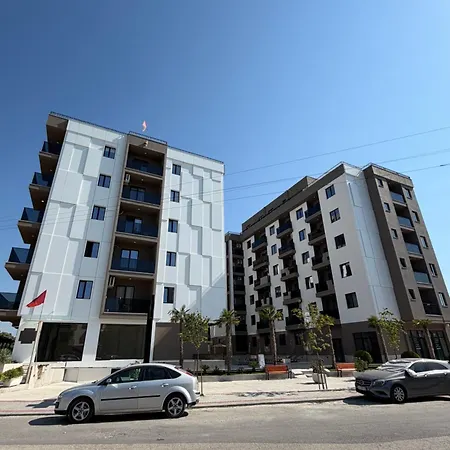 Mali I Robit Cozy * Golem (Tirana)